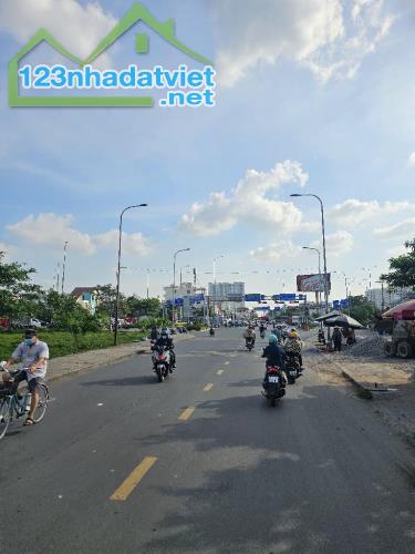 Mặt tiền An Dương Vương 6.2x36 hậu 6.3 220m2 P16 Q8 chỉ 21 tỷ 62