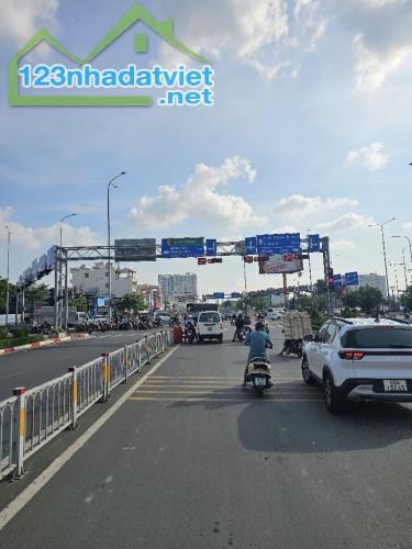 Mặt tiền An Dương Vương 6.2x36 hậu 6.3 220m2 P16 Q8 chỉ 21 tỷ 62 - 3