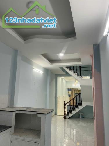 Cho thuê nhà MTKD 12m thông kế Thạch lam quận Tân Phú 3 x 20- 2T -10 triệu - 1