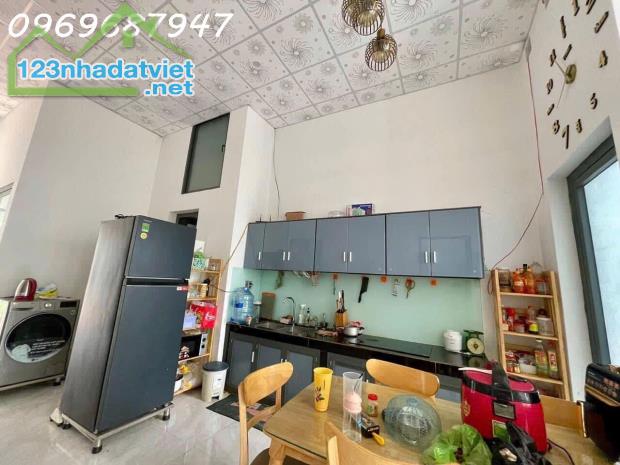 NHÀ VƯỜN 352 m2 HẺM 138 YWANG - PHƯỜNG EATAM.Buôn Ma Thuột --GIÁ 3 tỷ 3 - 3