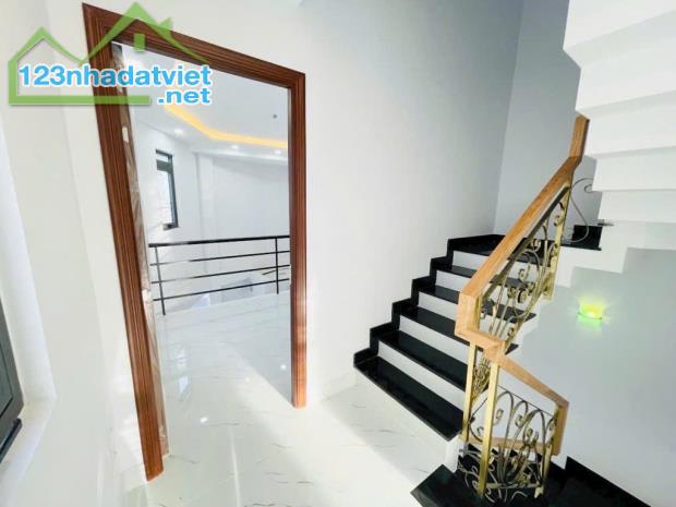 Bán nhà gần Tạ Quang Bửu, DTSD 250m2, view công viên, hơn 9 tỷ - 1