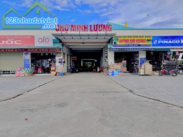 Bán nền sổ sẵn 103m2  , gần chợ .