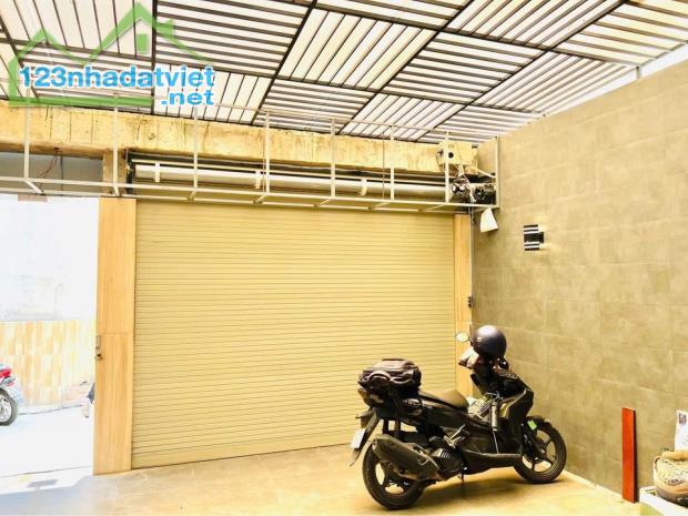 TRUNG TÂM HIỆP PHÚ - THỦ ĐỨC - XE HƠI NGỦ TRONG NHÀ - 110m2 - 3 TẦNG - NGAY NGA4 THỦ ĐỨC - 4