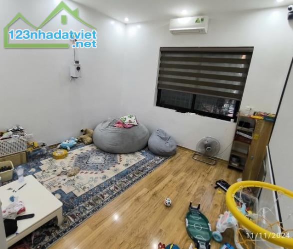 Bán nhà thịnh hào, quận đống đa, 40m2,5 tầng, rộng 5.5m chỉ 7.6 tỷ - 1