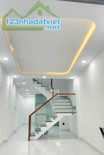 Bán gấp nhà 4 tầng, 45 m2, 4 phòng ngủ, cách mạng tháng 8 quận 3 - 2