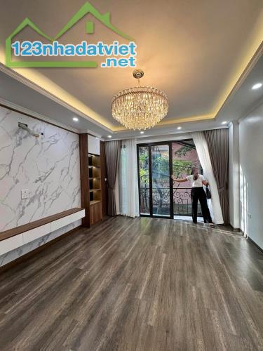 ⚜️ Thụy Khuê Gần Hồ Tây, 42M2 7T Thang Máy Xây Mới, MT 4.1M, Gara Ô tô, Chỉ 15 TỶ ⚜️