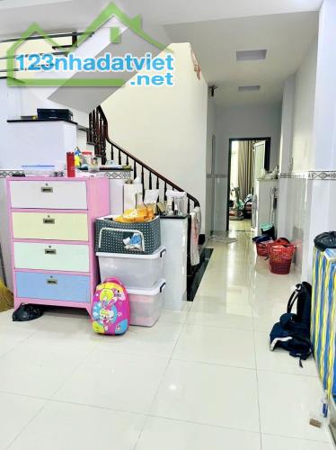 Bán nhà mặt tiền Cư Xá Ngân Hàng, Quận 7, 4 tầng, 6PN, 100m2, giá chỉ 15.3 tỷ