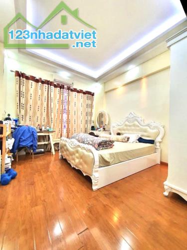 BÁN NHÀ NGUYỄN KHÁNH TOÀN CHO THUÊ LÀM DÒNG TIẾN 45M2 X 6 TÀNG - GIÁ 10.4 TỶ. - 2