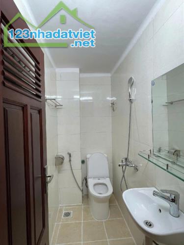 KHU PHÂN LÔ ÔTÔ 651 MINH KHAI - 38 M2 x 5 TẦNG - 6 NGỦ - Giá 6.2 Tỷ - Sổ vuông - Ngõ nông - 4