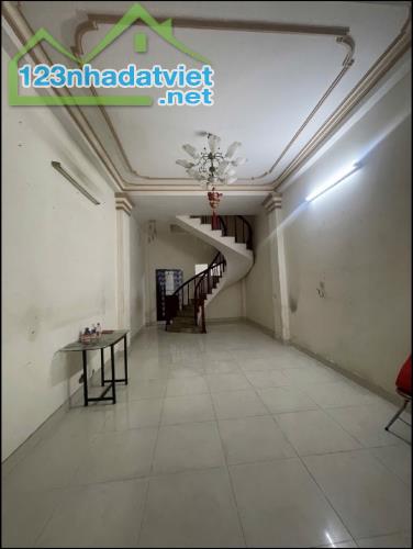 84M2, CHỈ 9,5 TỶ ! BÁN NHÀ LÊ QUANG ĐỊNH 84M2 ( 8M x 12M ), 3 TẦNG, PHƯỜNG 7, CHỈ 9,5 TỶ