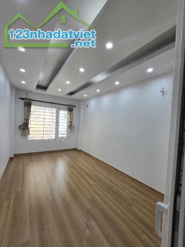 Nhà đẹp tại Lâm Du, Long Biên: Diện tích 35m², 5 tầng, mặt tiền 3m, giá chào 7.25 tỷ. - 3