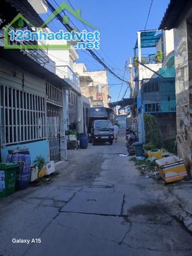 BÁN NHÀ QUẬN 12, NGUYỄN ẢNH THỦ, HXH THÔNG 57M2, 3 TẦNG CHỈ 4 TỶ 650 - 4