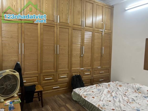 Cho thuê nhà riêng phố Đào Tấn, Ba Đình, 65m2, 4T, 3 ô tô, KD, VP, Spa, 25 triệu - 1