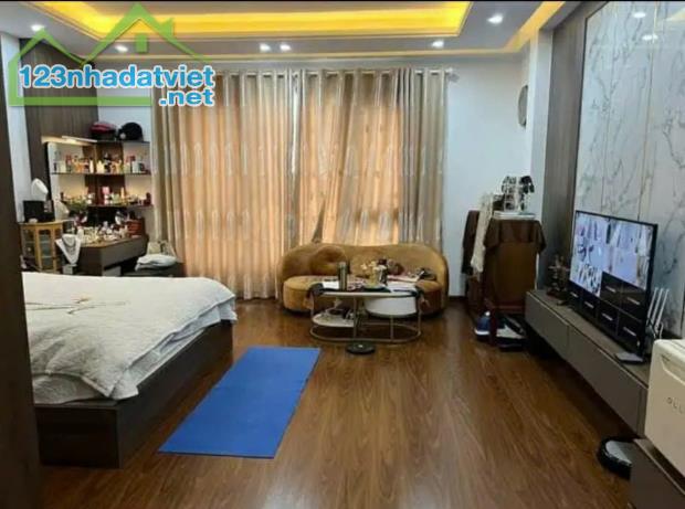 NHÀ ĐẸP CẦN BÁN GẤP NGÕ 35 CÁT LINH DT66m2 THANG MÁY , ÔTÔ KINH DOANH - 2