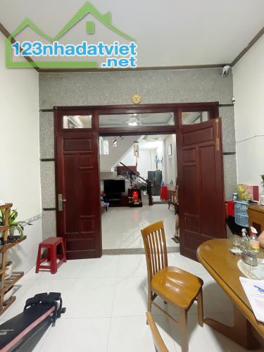 Đường TTN 5, sát Trường Trinh, Phan Văn Hớn,Gò vấp Dt: (4*20) _ 3 tầng, 3 PN, có sân thượn - 3