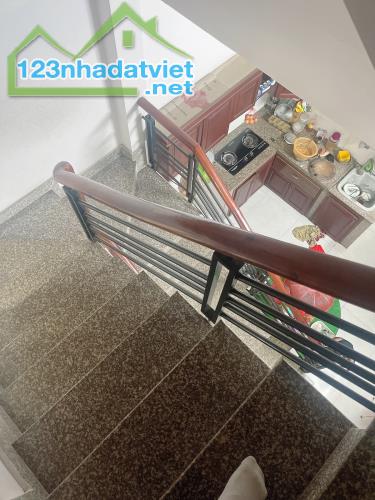 Đường TTN 5, sát Trường Trinh, Phan Văn Hớn,Gò vấp Dt: (4*20) _ 3 tầng, 3 PN, có sân thượn - 4