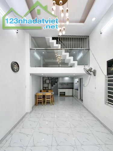 BÁN NHÀ SÁT MẶT TIỀN HOÀNG HOA THÁM - P5 BÌNH THẠNH - 3 TẦNG 45M2 - HẺM 3M - CHỈ 5TỶ3 TL