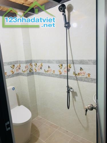 Bán gấp Tòa Nhà CHDV Phòng Trọ 5 Tầng 300m2 có 27 tỷ x Dương Quảng Hàm Phường 5 Gò Vấp TP