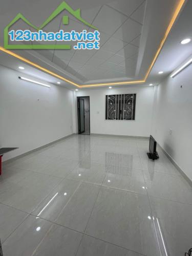 NHÀ CỰC ĐẸP, TÂN BÌNH, MẶT TIỀN ĐƯỜNG LỚN, KN PHAN HUY ÍCH. 102m2, 6 TẦNG, 18 Tỷ. - 3