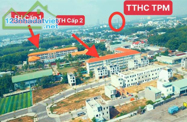 Em có lô góc trong khu dân cư Hoàng Lộc, nằm cạnh sân bóng 125m2 - 1