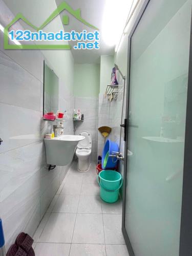 NHÀ ĐẸP KHU LÊ VĂN QUỚI - 44M2 - 3 TẦNG - HẺM NHỰA 7M - CHỈ NHỈNH 4 TỶ - 3