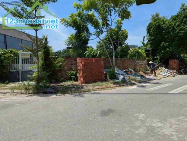 BÁN LÔ GỐC .GIÁ RẺ NHẤT THỊ TRƯỜNG Ở KHU VỰC HÒA MINH LIÊN CHIỂU