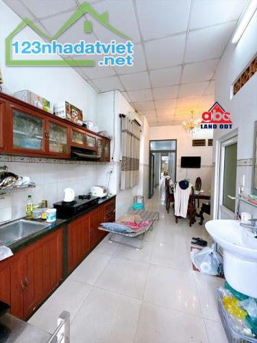 NHÀ 2 MẶT tiền NGUYỄN ÁI QUỐC - HỐ NAI - BIÊN HÒA - 8.5 TỶ - SỔ ĐỎ - 1