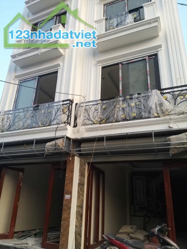 Bán nhà 4 tầng 65m2 ở Đại Thành Quốc Oai, ô tô đỗ cửa, gần Hà Đông, chỉ 4 tỷ - 1