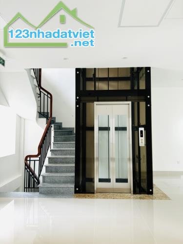 Cho thuê MBKD Phố Huế, 120m2 x 6T, lô góc, hai thoáng, KD, VP, Spa