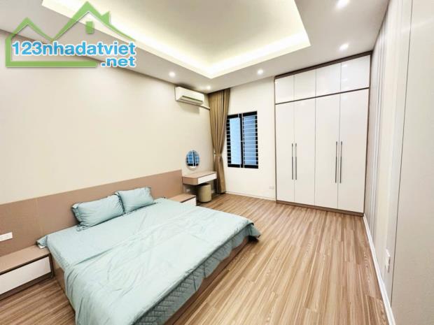 Bán Nhà Hoàng Liệt - Hoàng Mai , DT :35M2 X 5 T, , Giá hơn 5 Tỷ , oto đỗ cổng , Kinh doanh - 2