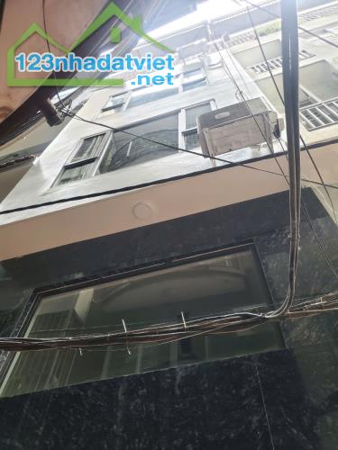 Bán nhà Bồ Đề,Long Biên 5 tầng,38m ngõ thông,oto đỗ cổng giá 7 tỷ - 5