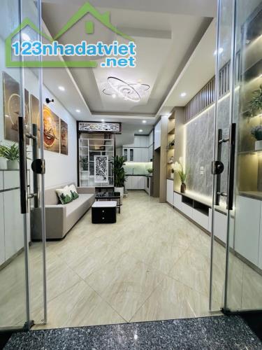 Bán nhà dân xây ở Nhân Mỹ, 54m2, ngõ nông cách 1 nhà ra ô tô tránh chỉ 9 tỷ