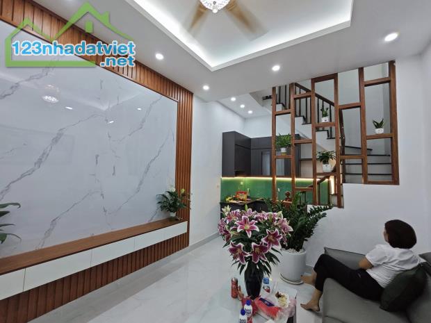 Định Công Thượng, Hoàng Mai, 40m2, 5 Tầng, Mặt Tiền 4.4m, Còn 6.9 Tỷ. - 1