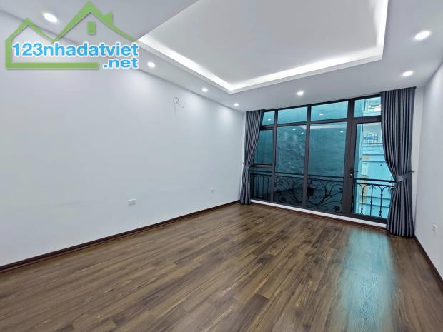 Định Công Thượng, Hoàng Mai, 40m2, 5 Tầng, Mặt Tiền 4.4m, Còn 6.9 Tỷ. - 3