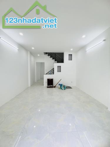 🏡 HẺM 154 ÂU DƯƠNG LÂN QUẬN 8 - 2 TẦNG MỚI ĐẸP - 42M2 - 4X10M - GIÁP QUẬN 1