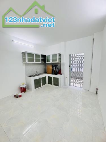 🏡 HẺM 154 ÂU DƯƠNG LÂN QUẬN 8 - 2 TẦNG MỚI ĐẸP - 42M2 - 4X10M - GIÁP QUẬN 1 - 3