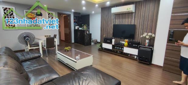 CĂN CHUNG CƯ 131 Trần phú( Hà Đông ) 3 MẶT THOÁNG 130m² giá 5,5 tỷ.