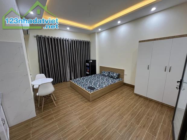 CHỈ 20 TỶ - 90M2 NGUYỄN VĂN HUYÊN - LÔ GÓC - Ô TÔ - 1.2 TỶ / NĂM - THANG MÁY - ĐẦU TƯ - 09 - 1