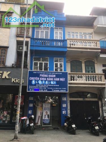 Bán gấp nhà mặt phố Kim Mã sát ngã tư Ngọc Khánh 4 tầng 50m2 nở hậu vỉa hè rộng KD rất tốt - 1