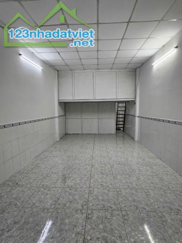 Bán nhà Bình Tân, đường Lê Đình Cẩn, 65m2, hẻm xe tải, mặt tiền kinh doanh, chỉ nhỉnh 2 tỷ - 3