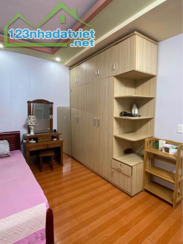 Bán nhà Văn Phú, Hà Đông, 42m2, 5 tầng, Giá 7,15 tỷ, Ô tô gần, Đông người ở tốt - 2