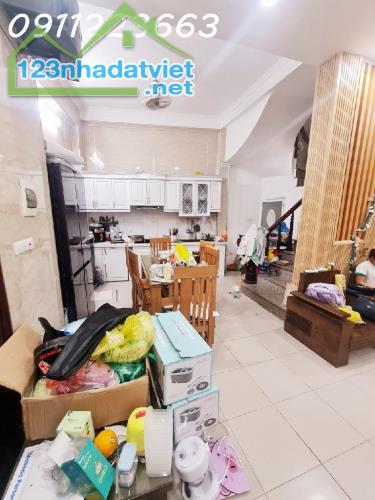 🏡 Nhà đẹp Trương Định - 4 tầng - Sân rộng thoáng - Giá 5.2 tỷ!