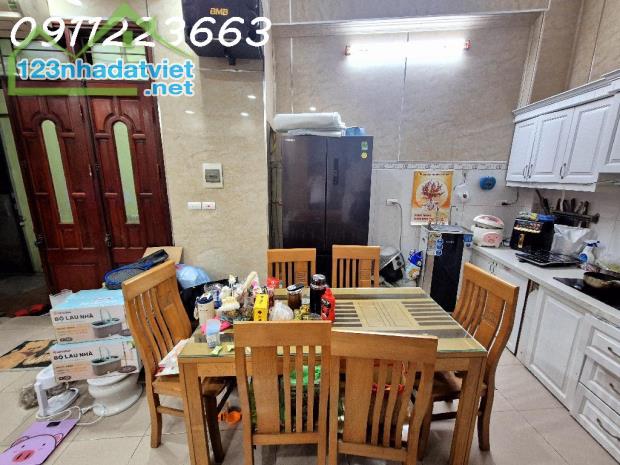 🏡 Nhà đẹp Trương Định - 4 tầng - Sân rộng thoáng - Giá 5.2 tỷ! - 3