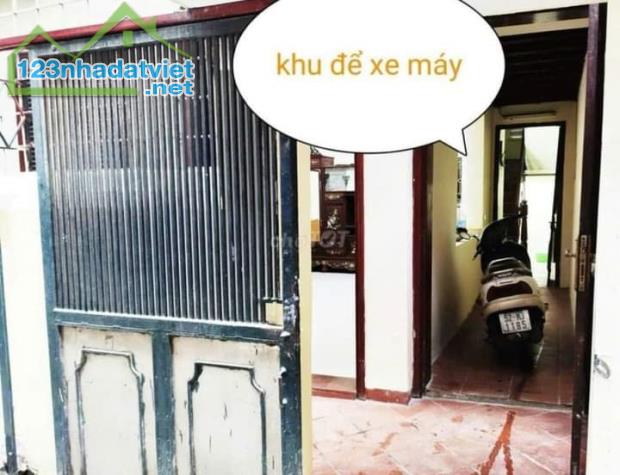 Cho thuê nhà ngõ đường Hoàng Mai, Quận Hoàng Mai 40m x 3 tầng, giá 10tr/tháng