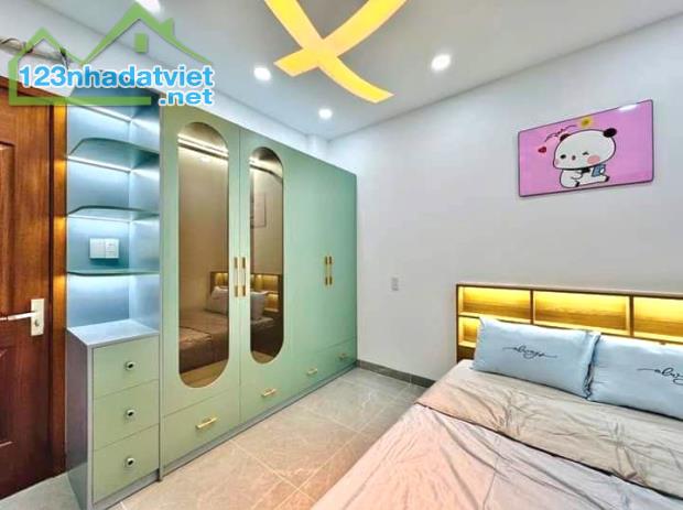Nhà Phố Gò Vấp Thống Nhất, 40m² 4PN, Giá Chỉ Hơn 5 Tỷ