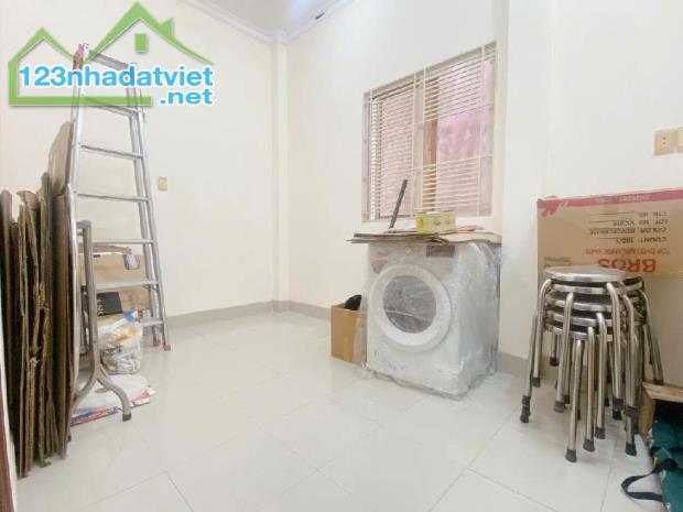 Nhà Mới Hẻm Xe Tải Thông,Ngang Bề Thế 5.5m Lò Gốm, Phường 8, Quận 6.
DT 66m2 x 2 tầng . - 3