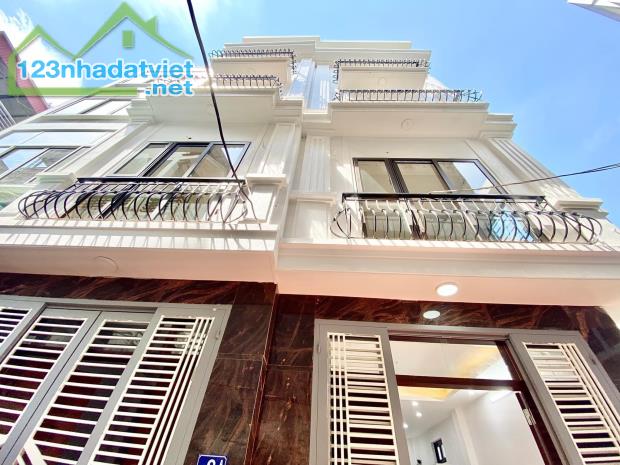 Bán Nhà 5 Tầng Tại Lai Xá, Kim Chung – 30.3m², Gần Ô Tô, Nhà Ở Ngay