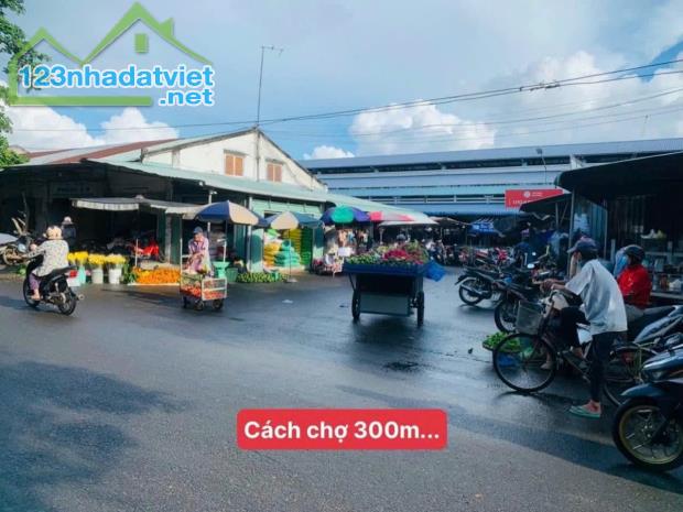 SANG NHANH 450M2 ĐẤT THỔ CƯ. GIÁ 190 TRIỆU/SỔ GẦN CHỢ, TRƯỜNG HỌC CÁCH KCN 700M ĐÔNG DÂN - 1