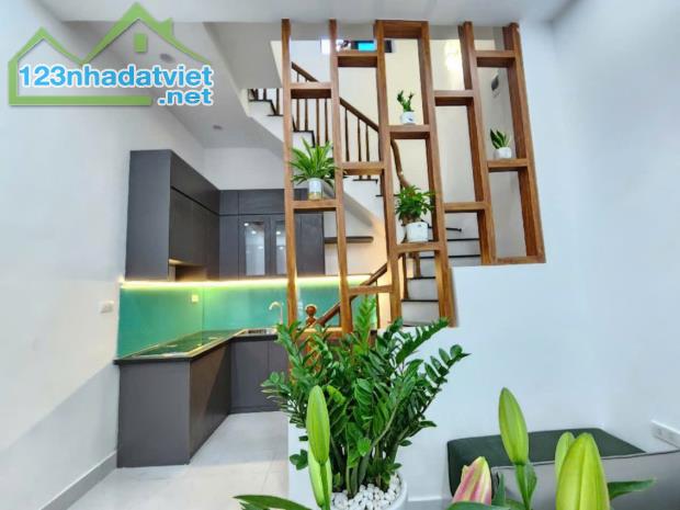 HOA HẬU. BẠCH MAI, HAI BÀ TRƯNG - FULL NỘI THẤT - NGÕ RỘNG - GẦN Ô TÔ 28M X 4T 3PN - 1