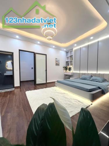 Bán nhà ngõ 241 Khâm Thiên, diện tích 42m2, 4 tầng, mặt tiền 6m, vị trí trung tâm, nhà đẹp - 3